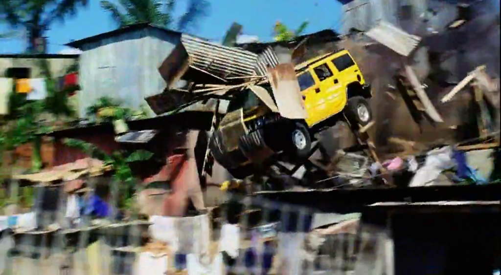 Hummer destroys Cuban shacks, chase scene in Bad Boys 2